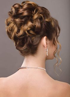 Easy Wedding Guest Hairstyles, Wedding Hairstyles Tutorial, Makeup Hacks Beauty Secrets, Simple Wedding Hairstyles, Wedding Guest Hairstyles, Natural Beauty Tips, Bride Hairstyles, Bridesmaid Hair