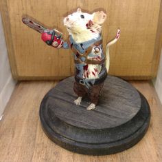 Taxidermy Funny, Mummified Fairy, Mouse Taxidermy, Boho Style Interior Design, Taxidermy Mouse, Animal Mounts, Funny Guys, Horror Dolls