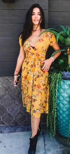 Mustard Floral Print Midi Dress. @haileebobailee gorgeous in mustard yellow floral 🌼 Tap on pick to shop ✨ #floralmididress #floraldress #casualstyle #lovebohopink Cute Sleeveless Midi Dress For Beach, Cute Fitted Summer Maxi Dress, Cute Summer Beach Maxi Dress, Cute Sleeveless Midi Dress For Summer, Cute Summer Maxi Dress For Garden Party, Cute Midi Summer Dresses, Cute Summer Midi Dress, Cute V-neck Sundress For Beach, Cute V-neck Sundress For The Beach