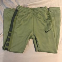 Brand New With Tags! Nike Boys Elite Joggers! Nike Green Jogging Bottoms, Green Cotton Training Bottoms, Green Cotton Bottoms For Training, Nike Sweatpants Girls, Gray Nike Sweatpants, Grey Nike Joggers, Nike Grey Sweatpants, Black Nike Joggers, Black Nike Sweatpants