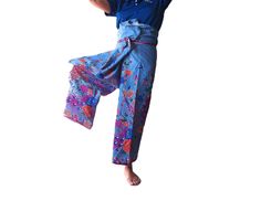 grey floral peacock design free size women's Thai fisherman pants pattern 100% soft Cotton Handmade cotton casual women's, ideal for lounging or holiday wear, very soft material Size waist 30" wide so fit up to 56" waist 30" leg to waistband leg width 16" Thai fisherman pants offer a combination of comfort, style, versatility, and sustainability. Whether you're looking for casual wear, yoga clothing, or unique fashion items, these pants can be an excellent addition to your wardrobe. Style: With Pantalon Thai, Thai Fisherman Pants, Fisherman Pants, Wrap Pants, Holiday Wear, Peacock Design, Hippie Bohemian, Pants Pattern, Pair Of Pants