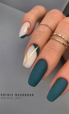 Matte Green Nails, Nagellack Trends, Heart Nail, Matte Nails Design, Matte Green, Her Nails, Simple Summer, Nails 2021, Classy Nails