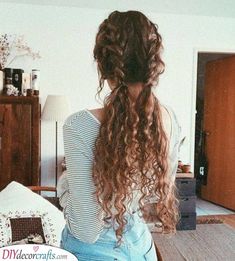 Two Adorable Half Braids - Hairstyles for Curly Hair Women Brazilian Curly Hair, Curly Hair Wig, Curly Hair Women, Penteado Cabelo Curto, Short Curly Hair, Long Curly Hair, Curly Hairstyles, Long Curly, Curly Hairstyle