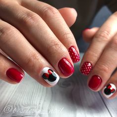 Disney Color Nails, Minnie Mouse Dip Nails, Minnie Mouse Nails Simple, Minnie Mouse Nails For Kids, Disney Heart Nails, Minnie Mouse Gel Nails, Simple Disney Nails Dip, Mickey Minnie Nails Design, Disney Manicures