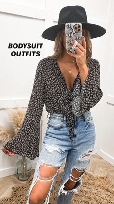 Western Outfits Women Dresses Classy, Stagecoach Outfit, Nashville Style Outfits, Trendy Outfits Boho, Mom Jeans Outfit Winter, Vegas Outfits, Bodysuit Outfit, Vegas Style, Vegas Outfit