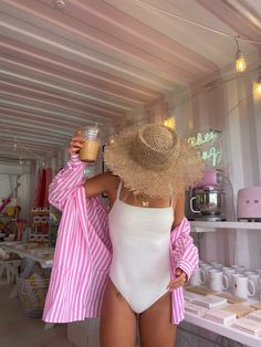 Pink Beach Outfit, Boracay Outfit, Pink Paradise, Look Rose, Boat Fashion