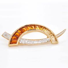 The Signature D-shaped Calibre-Cut Gradient Color Taper Baguette Citrines with Diamonds Brooch Pendant is a remarkable piece of jewelry that seamlessly blends the luxuriousness of 18 karat gold and the brilliance of diamonds. Diamond Brooch, Diamond Settings, Stone Cuts, Baguette Diamond, Exquisite Jewelry, Gradient Color, Diamond Pendant, Jaipur, Types Of Metal