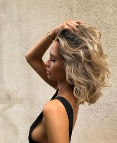 Blonde Wavy Hair, Short Wavy Hair, Short Blonde, Short Blonde Hair, Hair Envy, Bob Hairstyle, Aesthetic Hair, Bobs Haircuts, Pretty Hairstyles