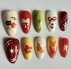 Artsy Summer Nails, Flower Inspired Nails, Laufey Nails, Nostalgic Nails, Artsy Nails Designs, Cute Fruit Nails, Breakfast Nails, Y2k Instagram