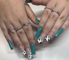 Long Square Acrylic Nails Western, Vaquera Nails Short, Long Acrylic Nails Western, Western Cowprint Nails, Turquoise Nails Western Cow Print, Cowprint Nails Square, Cow Print Teal Nails, Teal Western Nails Acrylic, Nail Designs Teal Turquoise