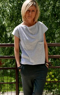 T-shirt, which will perfectly suit every styling, no matter the occasion. Made of 100% cotton soft touch. Size (total length / perimeter bust) US ---- UK ---- EU/DE 6 ----- 8 ------ 36/S (64/88) 8 ----- 10 ---- 38/M (64/92) 10 ---- 12 ---- 40/L (65/96) 12 ----- 14 --- 42/XL (65/100) dimensions in cm. Are you interested in a different color or size write to us Production method:sewn - own machinery - production in Poland by the Sisters Textile:100% cotton, weight 180g/m2 (spring / summer / autumn Casual T-shirt With Side Pockets For Summer, Basic Everyday T-shirt With Pockets, Summer Crew Neck Tops With Pockets, Summer T-shirt With Side Pockets For Everyday, Everyday Plain Cotton Tops, Summer Crew Neck T-shirt With Pockets, Spring T-shirt With Pockets And Relaxed Fit, Cotton Crew Neck Tops With Sleeve Pocket, Casual Cotton Tops With Pockets