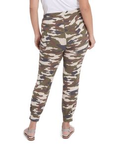 Match these plus-size camo joggers with the matching hoodie and crisp white sneakers for a street-style look. Joggers Plus Size, Camo Joggers, Plus Size Pants, Street Style Looks, White Sneakers, Casual Pants, Camo, Shopping Outfit, Sweatpants