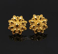 22 carat yellow gold handmade fabulous flower shape design gorgeous stud earring jewelry from rajasthan india. Weight-3.420 grams approx. Metal-yellow gold. Metal purity-22carat. Brand-handmade. Width-10mm approx (diameter) Closure- screw back. Stamped-22kt/916 complete hallmarked. Condition- excellent brand new Note- for more information please see the photo. Unique Studs, Stud Earrings Unique, Gold Hand, Form Design, Gold Earrings Designs, Rajasthan India, Indian Traditional, Gold Hands, Earring Jewelry