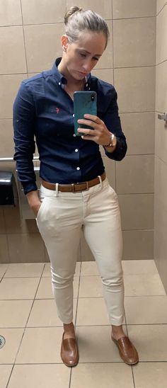 Lesbian Casual Wedding Attire, Professional Lesbian Outfits, Lesbian Suit Outfits Style, Masc Lesbian Christmas Outfit, Stem Lesbian Style Fancy, Lesbian Interview Outfit, Business Casual Tomboy Work Outfits, Smart Lesbian Outfit, Masc Lesbian Fancy Outfits