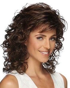 Permed Hair, Curly Hair Photos, Layered Haircut, Curly Bob Hairstyles, Penteado Cabelo Curto, Curly Hair Cuts, Short Curly Hair