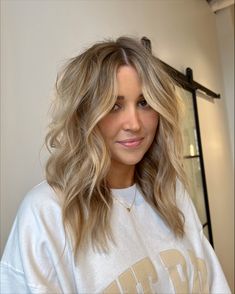 Mid Length Hair With Highlights Blondes, Low Maintenance Balayage Blonde, Low Maintenance Beach Blonde, Loved In Blonde Balayage, Hair Inspo Color Mid Length, Dirty Blonde Hair Medium Length, Low Maintence Blonde Hair, Short Dirty Blonde Hair, Summer Hair Inspiration