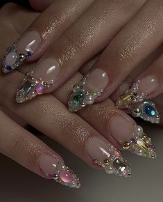 Gem Tip Nails, Nail Design With Gems, Nails Gems Rhinestones, Bling Almond Nails, Short Nails With Gems, Full Bling Nails, Bling Bling Nails, Gems Nails, Nails With Bling