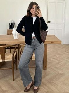 Black Cardigan Outfit, Soft Feminine Outfits, Uni Outfits, Cardigan Outfits, Casual Work Outfits, Feminine Outfit, Autumn Outfit, Outfit Inspo Fall, 가을 패션