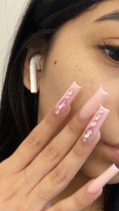 Long Acrylic Nails Blue Design, Classy Square Acrylic Nails Medium, Pink And White Nails Acrylic Designs, Medium Length Nails With Gems, Pink Nail Sets With Charms, Pink Nails W Gems, Latina Acrylic Nails Pink, Buchi Fresa Nails, Nails Baddie Aesthetic