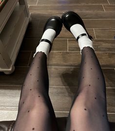 Dr Wardrobe, Contemporary Fantasy, Socks And Heels, White Socks, Bff Pictures, Colorful Socks, Outfit Inspo Fall, 여자 패션, White Sock