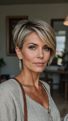 25 Prettiest Ways to Get a Pixie Bob with a Side Part Medium Short Funky Hairstyles, Full Face Haircuts Round, Short Hair Cuts For Women Thinner Hair, Short Bob With Highlights, Thick Short Hair Cuts, Longer Bangs, Mom Haircut