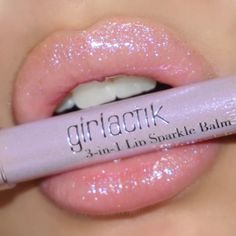 This 3-In-1 Lip Sparkle Balm Is A Pencil Used To Apply Underneath A Lip Gloss, As A Topper Over Your Liquid Lipstick, Or The Lip Sparkle By Itself. Twinkle Is A Pink Sparkle, Periwinkle Is A Violet Sparkle, And Our Newest Released Flirty Is A Bronze Sparkle. Pink Ombré Lips, Glitter Lip Balm, Sparkly Lip Gloss, Sparkle Lip Gloss, Glitter Lipgloss, Pink Lipgloss, Sparkle Lips, Pink Gloss, Shimmer Lip Gloss