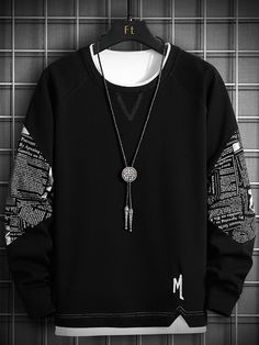 How To Style Graphic Tees Men, Hoodies Aesthetic Men, Cool Hoodies Mens, Patchwork Hoodies, Techwear Hoodie, Sweatshirt Streetwear, Stylish Hoodies, Streetwear Sweatshirt