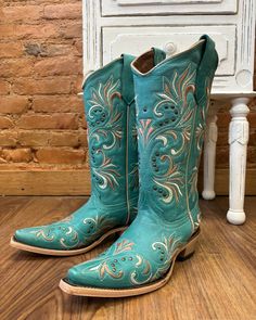 Enhance your bold cowgirl style with these Corral Women's Vintage Blue Snip Toe Cowgirl Boots, showcasing intricate embroidery and stud accents. Authentic Cowgirl Style Cowhide Leather Vamp Pig Leather Lining Snip Toe 13" Shaft Height 14" Circumference Macocel 2" Cowboy Heel Leather Sole Goodyear Welt Construction Co Square Toe Cowgirl Boots, Snip Toe Cowgirl Boots, Cowgirl Boots Wedding, Boots Wedding, Cowgirl Boots Square Toed, Western Store, Western Aesthetic, Cowgirl Chic, Country Concert