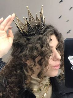 Black Tall Crown For Parties, Black Tall Crown For Party, Black Queen Crown, The Black Queen, Gothic Princess, Mini Crown, Dark Queen, Queen Crown, Crown Design