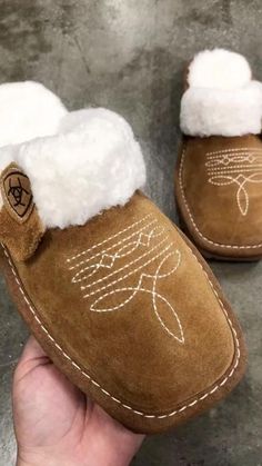 Vaquero Gift Ideas, Country Hats For Women Ariat, Ariat Boots Slippers, Ariat Slippers Outfit, Western Birthday Gifts For Her, Cowboy Boot Slippers, Cowgirl Christmas List, Western Birthday Gift Ideas, Western Clothes Women