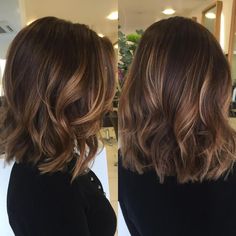 Women’s Lob Hairstyles, Layered Lob Brunette, Shoulder Length Hair For Thinner Hair, Shirt Hairstyles For Thick Hair, Women’s Haircut Medium Length, Hair Layers Short Shoulder Length, Collarbone Length Hair Curtain Bangs Brunette, Medium Length Brown Hair Styles, Lob With Highlights Brunettes