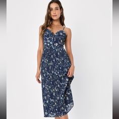 Lulu’s Poise And Perfection Navy Floral Pleated Midi Dress Nwt! Never Worn! Return Tag And Store Tag Attached Size Xl Navy Blue Midi Dress Chic, Romantic Floral Print, Lulus Dresses, Lulu Fashion, Pipe Dream, Different Dresses, Guest Dress, Pleated Midi Dress, Lulu Dresses