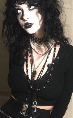 Goth Outfits And Makeup, Goth Black Aesthetic, Goth Reference Photos, Romantic Goth Aesthetic Makeup, Round Pfp Black, Midsize Goth Fashion, Goth Women Outfits, Goth Girl Hair