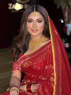 Tasnia Farin Wedding Bengali Wedding Reception Look, Red Bride, Temple Marriage, Engagement Saree, Reception Bride, Latest Bridal Lehenga, Reception Outfit