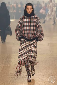 Tagwalk : Le Moteur de Recherche de la Mode Peter Do, New York Fall, Mens Accessories Fashion, Winter 2024, Helmut Lang, Model Agency, Winter Women, Giorgio Armani