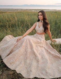 Rhea Kapoor, Designer Outfits, Indian Designer Outfits, Indian Designer, Indian Design, Western Fashion, Lehenga, Wedding Hairstyles, Dress Up