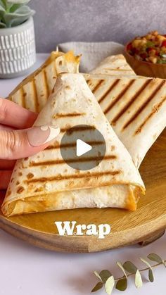 Soft Tortilla Recipe Ideas, Tortilla Filling Ideas, Spanish Snacks, Easy Tortilla Recipe, Mayonnaise Chicken, Cheese Quesadilla Recipe, Easy Spanish Recipes, Easy Grilled Cheese, Wraps Recipes Easy