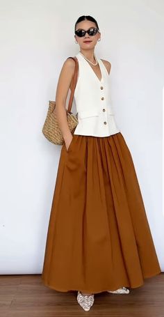 Mocha Mousse Outfit Idea, Japan Inspired Outfit, Vest And Skirt Outfit, Mocha Mousse, Korea Dress, Skirt And Top Dress, Modesty Outfits, Chic Summer Outfits, Skirt Trends