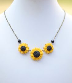 Yellow Sunflower Centered Necklace, Sunflower Necklace, Trio Flower Necklace, Yellow flower Necklace Yellow Flower Necklaces For Jewelry Making, Yellow Flower Necklace, Sunflower Accessories, St Michael Pendant, Sunflower Jewelry, Pearl Necklace Designs, Sunflower Necklace, Couple Jewelry, Pearl Cream