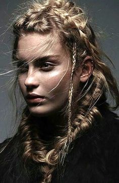 Viking Aesthetic, Ladies Hairstyles, Middle Aged Women Hairstyles, Hairstyles Beach, 얼굴 그리기, Shoulder Hair, Cool Braid Hairstyles