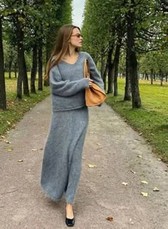 Ensemble Lulah – Petite Chérie Sandal Tali, Indie Vibes, Look Adidas, Estilo Indie, Skandinavian Fashion, Mohair Knit, London Outfit, Autumn Fits, Uni Outfits