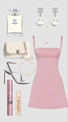 Girly Outfit Layout, Outfit Ideas 2024, Pink Flower Dress, Dakota Johnson Style, Fancy Fits, Outfit Layout, Special Clothes, Trendy Outfit