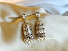 Desi Earrings, Types Of Earrings, Earrings Indian, Cary Nc, Jhumki Earrings, Kundan Earrings, Indian Earrings, Jhumka Earrings, 22k Gold