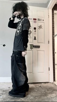 Alt Grunge Pfp, Edgy Masc Outfits, 2000s Fashion Skater, Edgar Outfits School, Dark Grunge Outfits Gothic, Goth Lazy Outfits, Incelcore Outfit