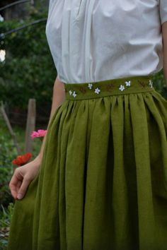 Sewing Cottagecore, Linen 2023, Hand Embroidered Skirt, Cottagecore Skirt, Skirt Cottagecore, Cottagecore Clothes, Embroidery Skirt, Cottagecore Outfits, Cottagecore Fashion