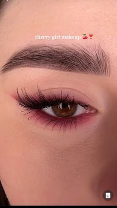 Cherry girl makeuo #makeup #cherry #pinkmakeuplooks Eye Make Up Inspiration, Senior Elite Makeup, Makeup With Red Eyeshadow, Pink Day Makeup, Red Look Makeup, Cherry Red Eye Makeup, Maroon Eye Look, Make Up For Birthdays, Cherry Cola Makeup Look