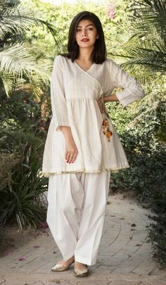 Frock Designs For Girl, Pakistani Fashion Casual, Stylish Short Dresses, Pakistani Dresses Casual, Sleeves Designs For Dresses, Simple Pakistani Dresses, Designer Dresses Casual