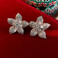 Fashion Element: Flowers Style: Advanced Sense Silver Flower Shaped Clip-on Earrings For Party, Silver Flower-shaped Earrings For Evening, Flower Luxury, Puppy Supplies, Luxury Earrings, Watch Necklace, Colorful Fashion, Silver Earrings, Sense