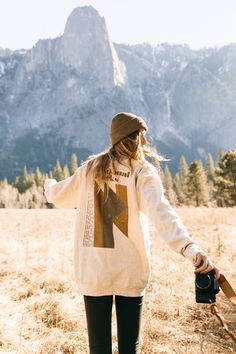 Mountain Girl Aesthetic, Outdoorsy Style, Mountain Aesthetic, Parks Project, Mountain Girl, Adventure Aesthetic