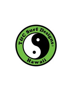 the logo for tec surf design hawaii, featuring a yin - yang symbol in black and green